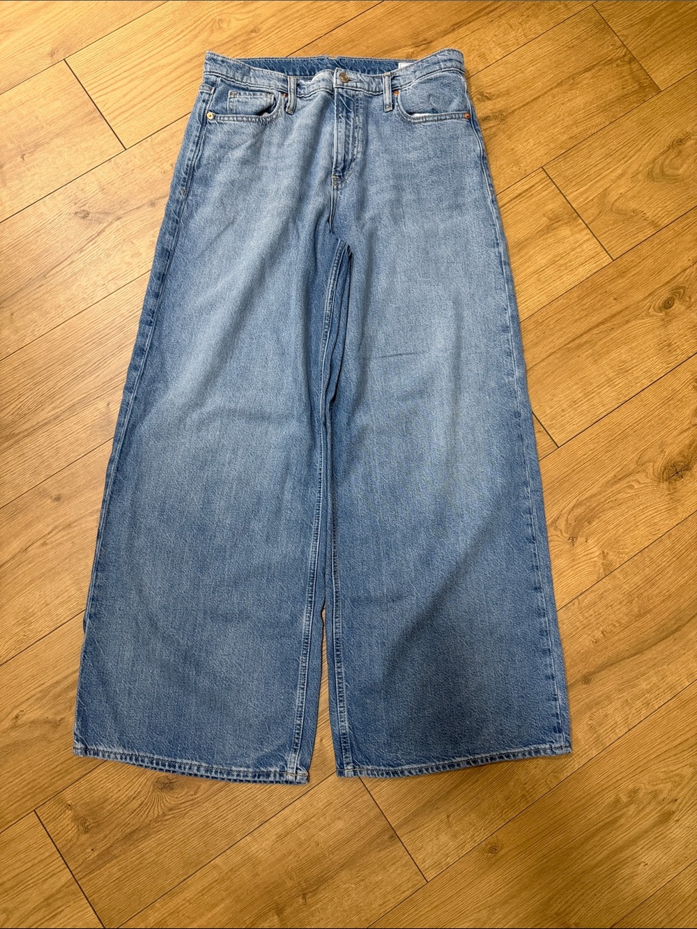 Gap women’s High-Rise Wide Leg Jeans in Light Blue Denim size 10
